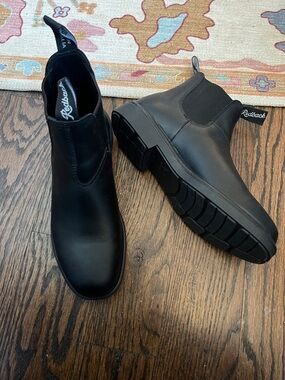 Redback Whistler Black Kip Chelsea Work Boots